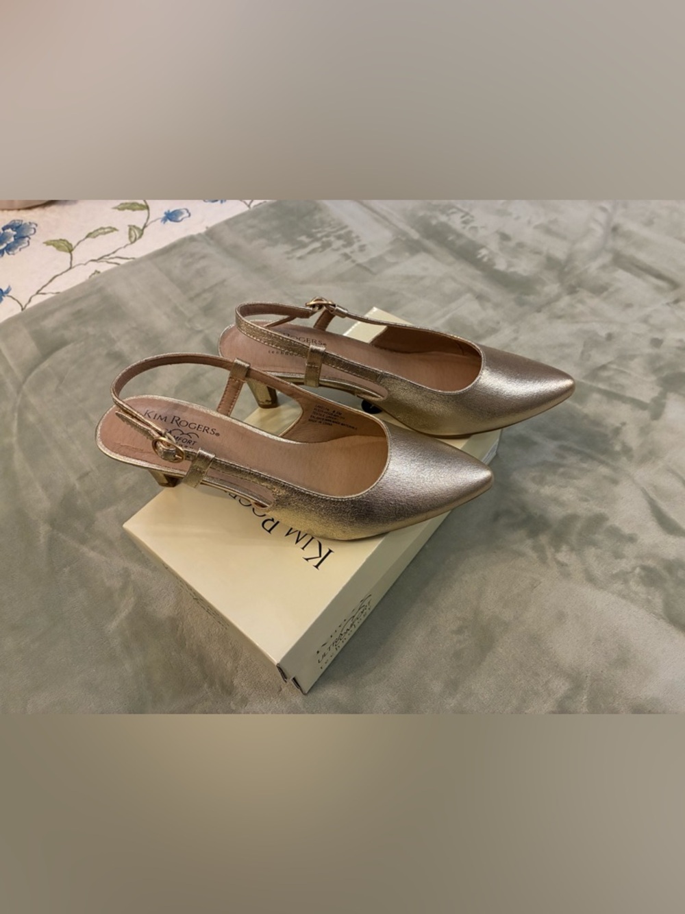 Kim Rogers Metallic Champagne Slingback Pointed-Toe Kitten Heels Size 8.5